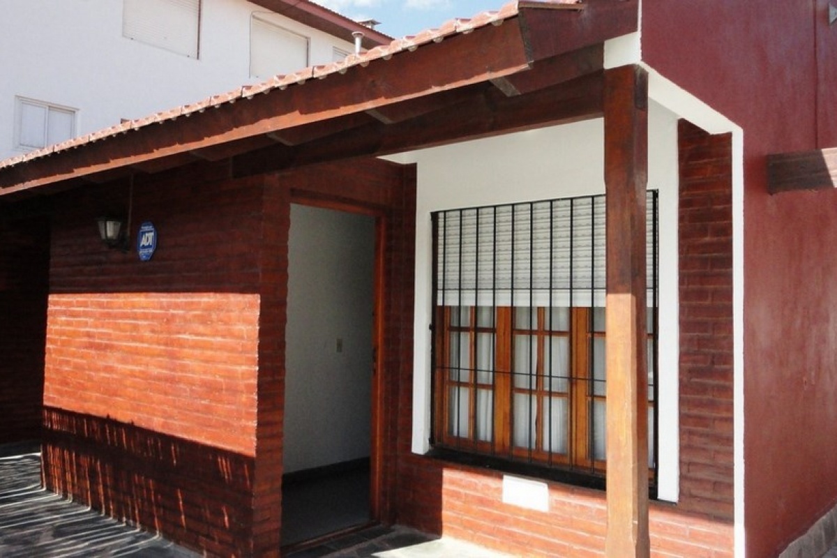 VILLA GESELL, Argentina, 2 Habitaciones Habitaciones, 3 Habitaciones Habitaciones,2 BañoBaño,Chalet,Venta Edificios en Block,1460