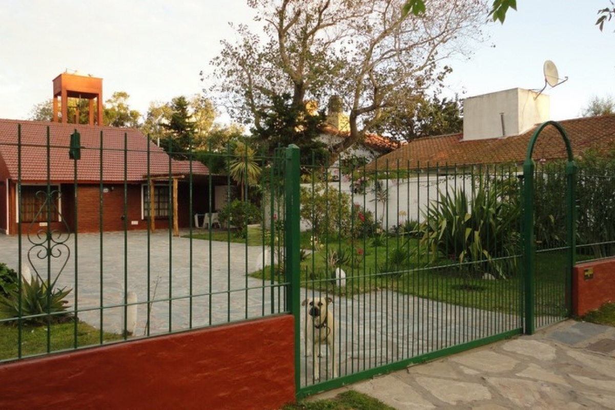 VILLA GESELL, Argentina, 1 Dormitorio Habitaciones, 2 Habitaciones Habitaciones,2 BañoBaño,Casa,Venta Duplex,1565