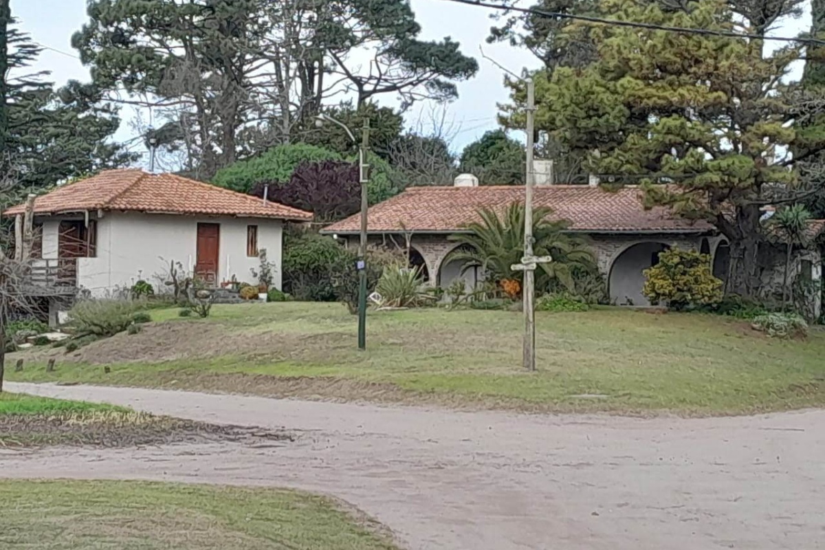 VILA GESELL, Argentina, 1 Dormitorio Habitaciones, 3 Habitaciones Habitaciones,2 BathroomsBathrooms,Chalet,Venta Chalets,1709