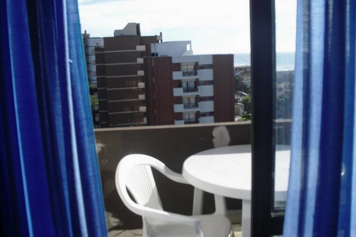 VILLA GESELL, Argentina, 1 Dormitorio Habitaciones, 2 Habitaciones Habitaciones,2 BathroomsBathrooms,Departamento,Alquiler Departamentos,0,1725