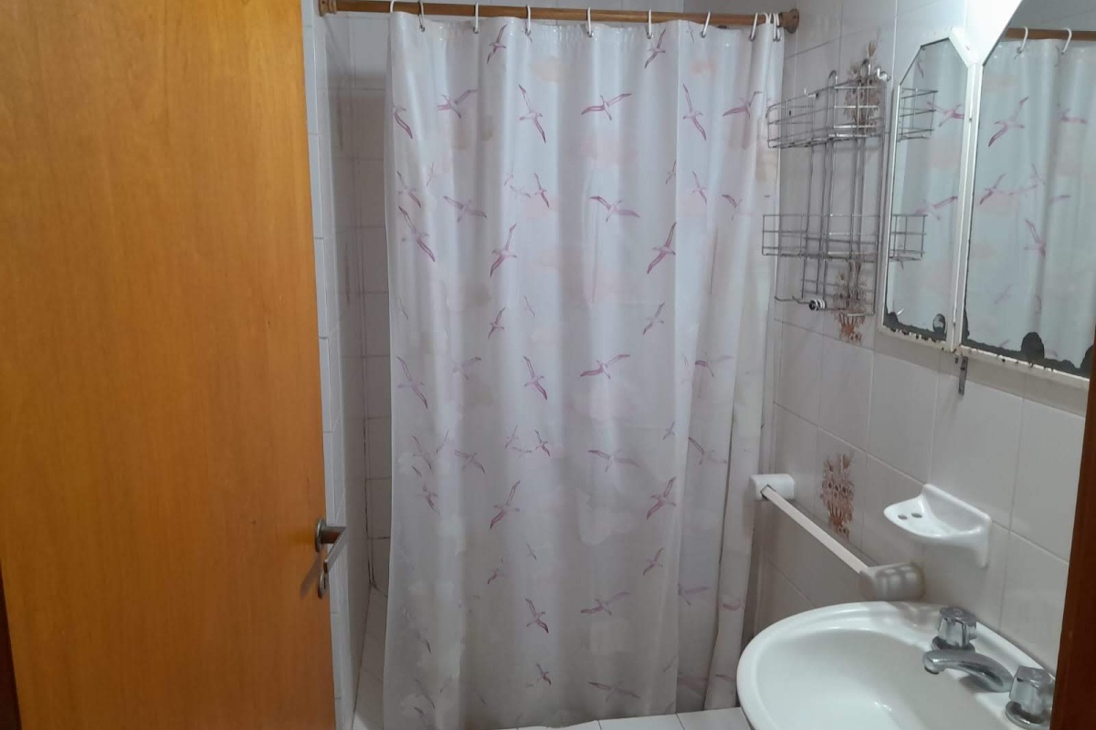 VILA GESELL, Argentina, 2 Habitaciones Habitaciones, 2 Habitaciones Habitaciones,2 BathroomsBathrooms,Triplex,Alquiler Departamentos,0,1740