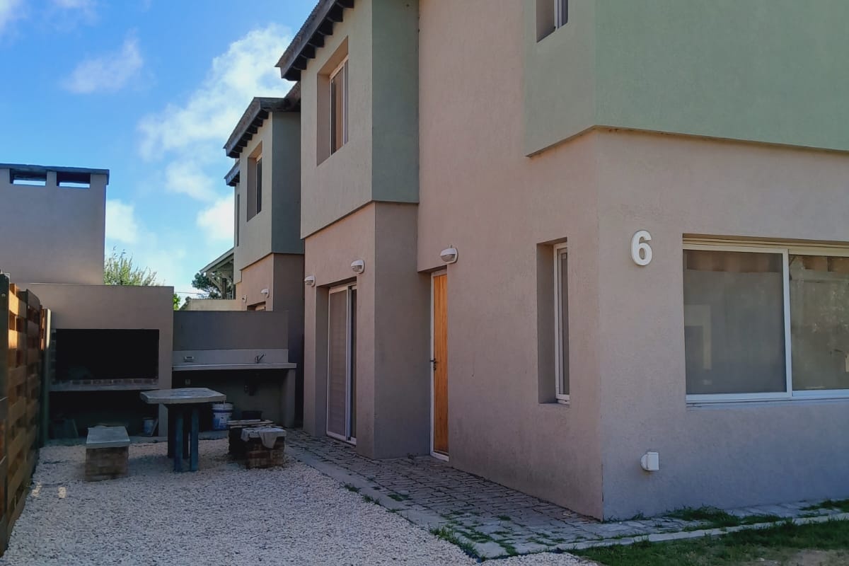 VILLA GESELL, Argentina, 2 Habitaciones Habitaciones, 2 Habitaciones Habitaciones,2 BathroomsBathrooms,Duplex,Alquiler Duplex,0,1741