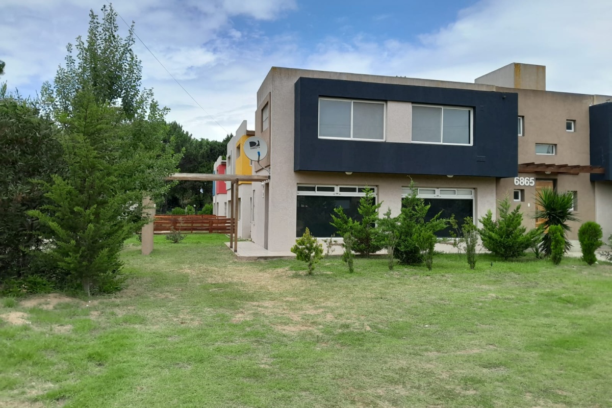 VILLA GESELL, Argentina, 2 Habitaciones Habitaciones, 2 Habitaciones Habitaciones,2 BathroomsBathrooms,Duplex,Alquiler Duplex,0,1741
