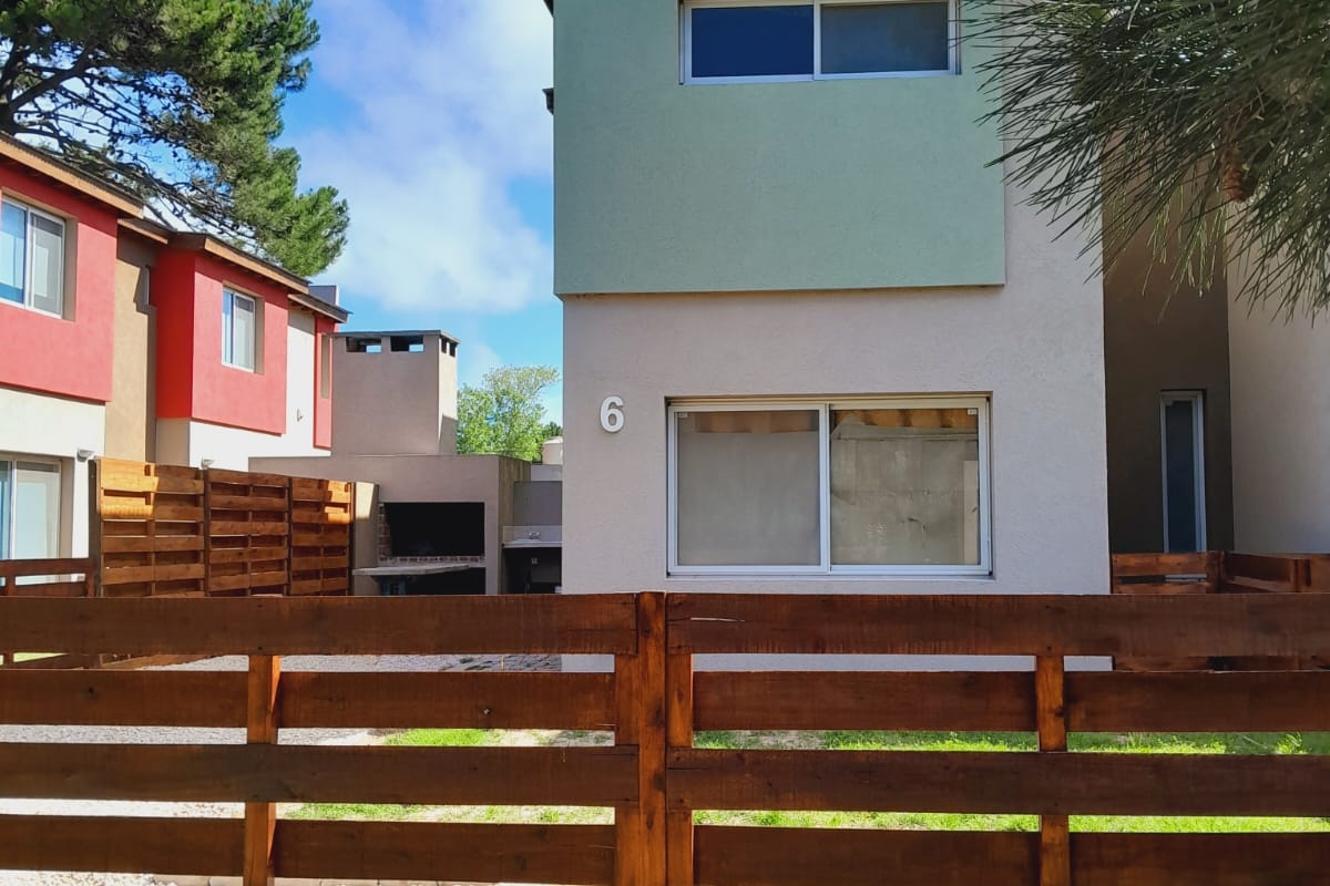 VILLA GESELL, Argentina, 2 Habitaciones Habitaciones, 2 Habitaciones Habitaciones,2 BathroomsBathrooms,Duplex,Alquiler Duplex,0,1741